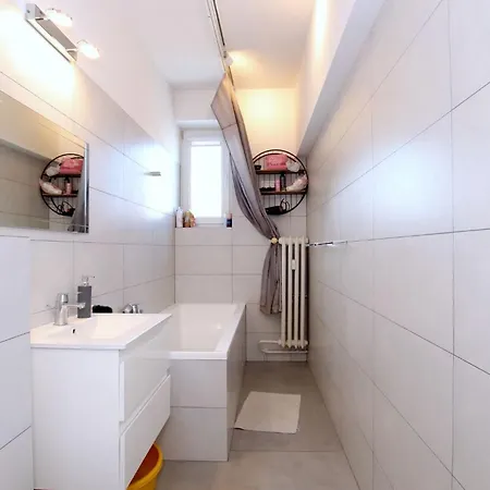 Perfect Location With Balcony Oldtown Apartman